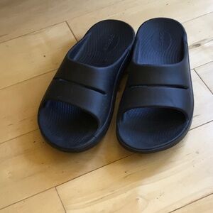 OOFOS Midnight Black Slide Sandals